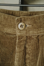 Carica l'immagine nel visualizzatore di Gallery, ANTi COUNTRY CLUB CORDUROY PANTS - KHAKI -