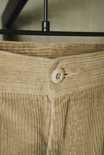 Carica l'immagine nel visualizzatore di Gallery, ANTi COUNTRY CLUB CORDUROY PANTS - BEIGE -