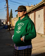 Charger l'image dans la galerie, ANTi COUNTRY CLUB COLLEGE LOGO HOODIE - GREEN -