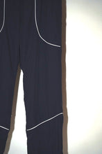 Load image into Gallery viewer, ANTi COUNTRY CLUB TOKYO 2026 SS - WHITE PIPING WARM-UP PANTS(NAVY) -