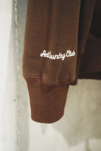 Carica l&#39;immagine nel visualizzatore di Gallery, ANTi COUNTRY CLUB COLLEGE LOGO HOODIE - BROWN -
