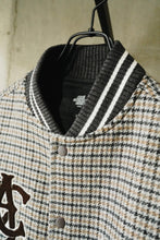 Carica l&#39;immagine nel visualizzatore di Gallery, ANTi COUNTRY CLUB VARSITY JACKET - BROWN -
