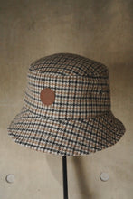 Carica l&#39;immagine nel visualizzatore di Gallery, ANTi COUNTRY CLUB WOOL BUCKET HAT
