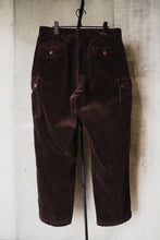 Charger l&#39;image dans la galerie, ANTi COUNTRY CLUB CORDUROY PANTS - Dark Brown -
