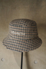 Carica l&#39;immagine nel visualizzatore di Gallery, ANTi COUNTRY CLUB WOOL BUCKET HAT
