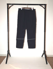Load image into Gallery viewer, ANTi COUNTRY CLUB TOKYO 2026 SS - WHITE PIPING WARM-UP PANTS（NAVY) -
