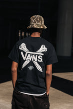 Charger l&#39;image dans la galerie, VANS x ANTi COUNTRY CLUB TOKYO COLLABORATION TEE - BLACK -
