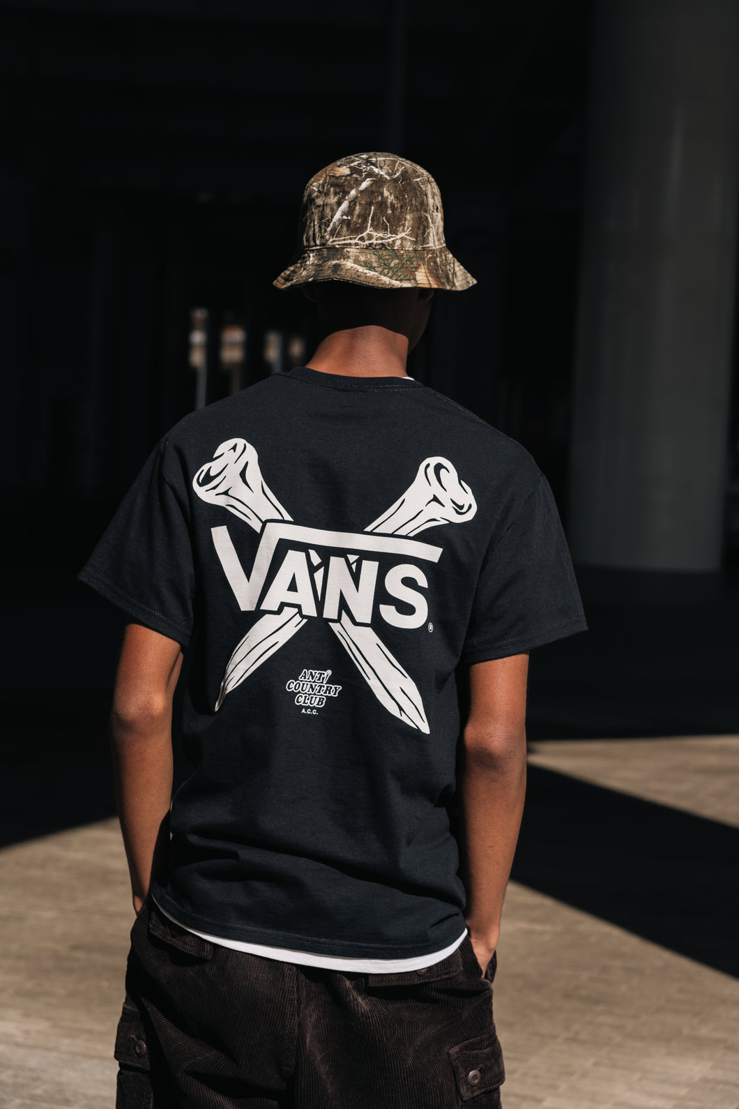 VANS x ANTi COUNTRY CLUB TOKYO COLLABORATION TEE - BLACK -