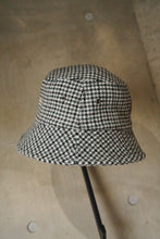 Carica l&#39;immagine nel visualizzatore di Gallery, ANTi COUNTRY CLUB WOOL BUCKET HAT
